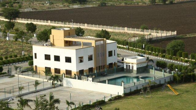 WhatsApp Image 2025-11-21 at 5.48.37 PM (4)