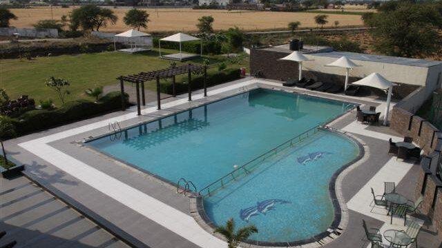 WhatsApp Image 2025-12-01 at 4.57.32 PM (2)